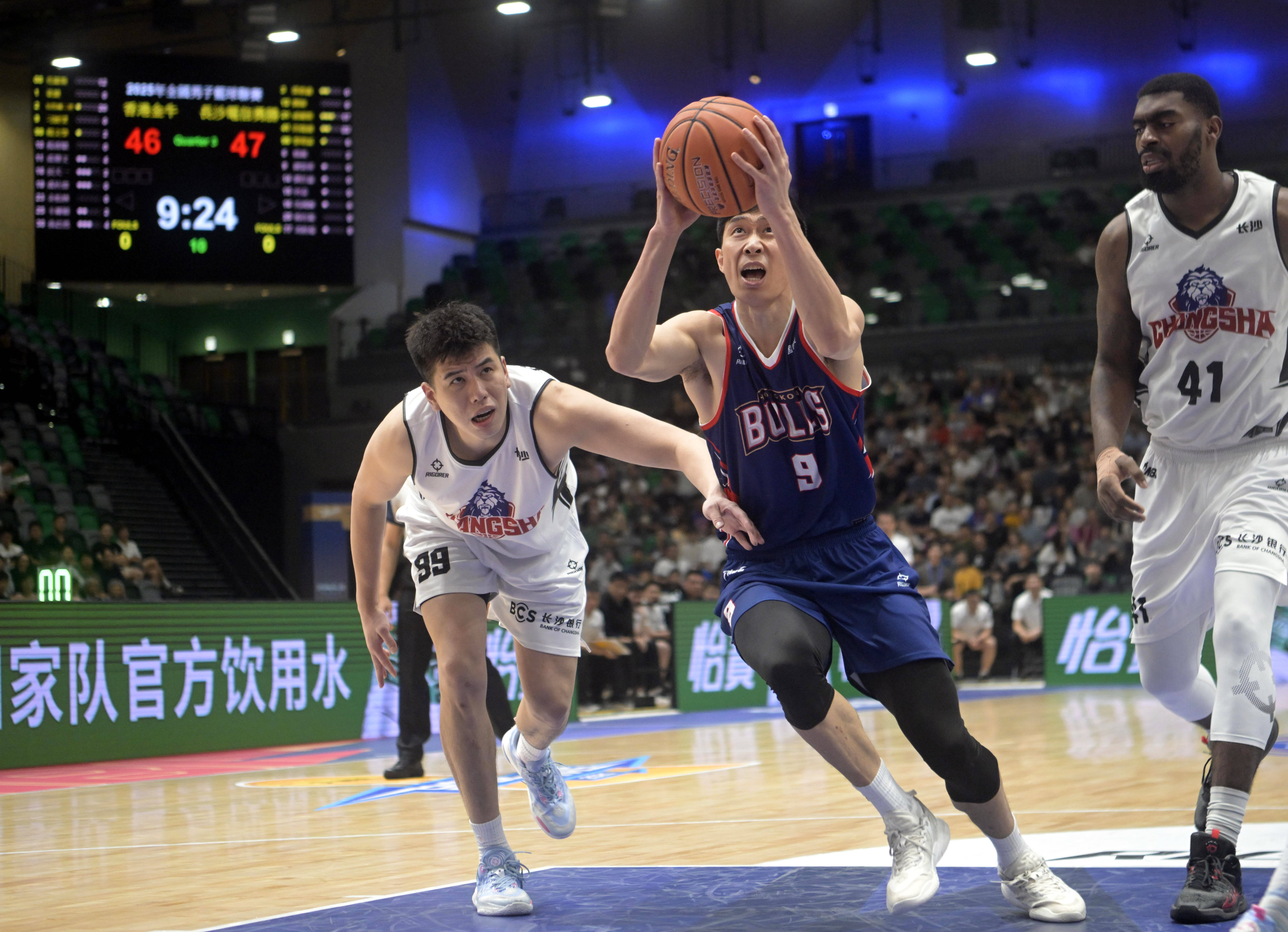 AG集团-热血对决即将上演，球队备战迎接挑战(潘展乐游泳比赛精彩瞬间)